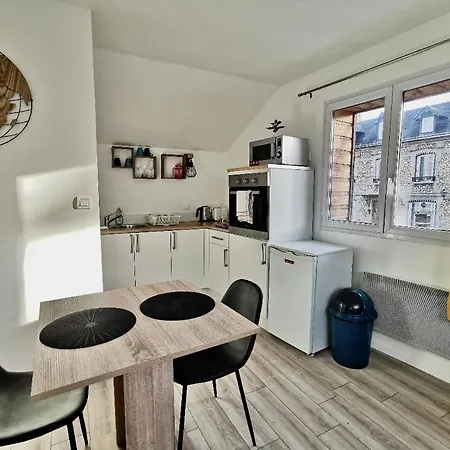 Chasselievre Apartment *